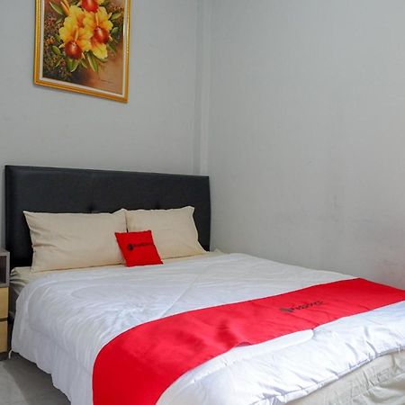 Reddoorz Near Jalan Adi Sucipto Solo Hotell Exteriör bild