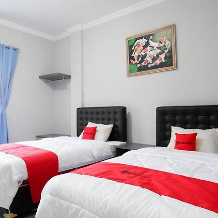 Reddoorz Near Jalan Adi Sucipto Solo Hotell Exteriör bild