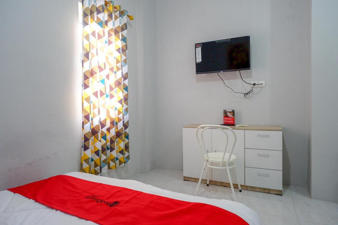 Reddoorz Near Jalan Adi Sucipto Solo Hotell Exteriör bild