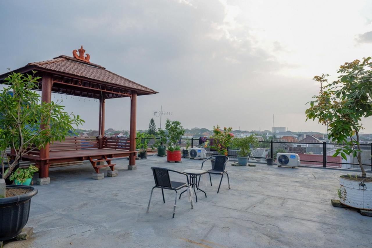Reddoorz Near Jalan Adi Sucipto Solo Hotell Exteriör bild