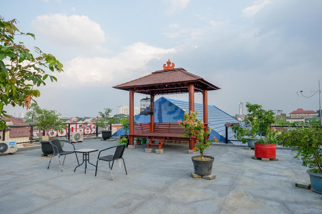 Reddoorz Near Jalan Adi Sucipto Solo Hotell Exteriör bild