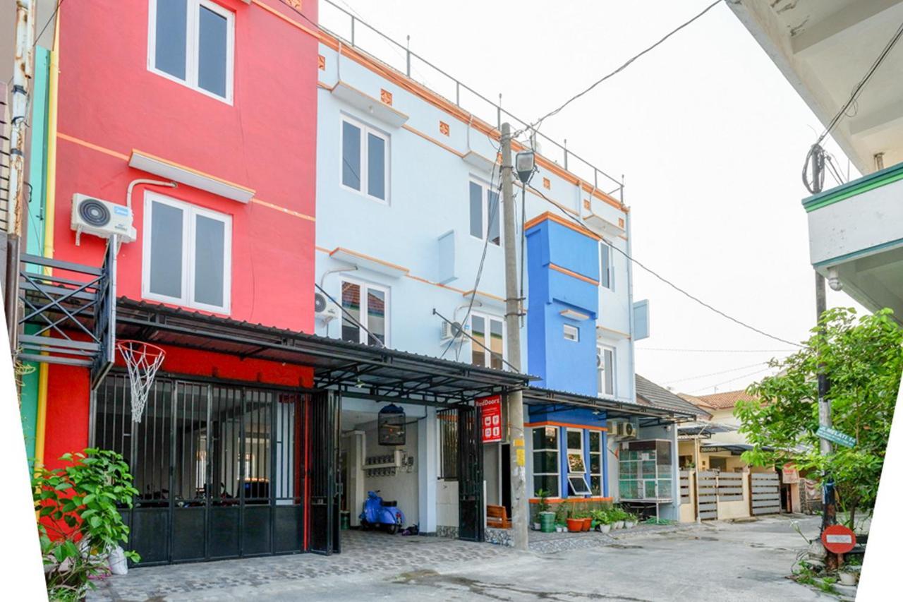 Reddoorz Near Jalan Adi Sucipto Solo Hotell Exteriör bild