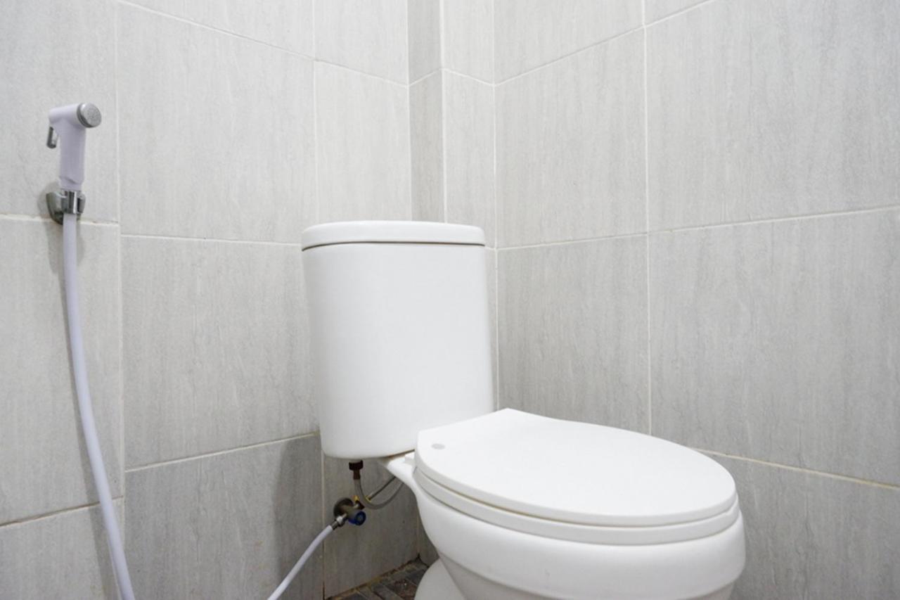 Reddoorz Near Jalan Adi Sucipto Solo Hotell Exteriör bild