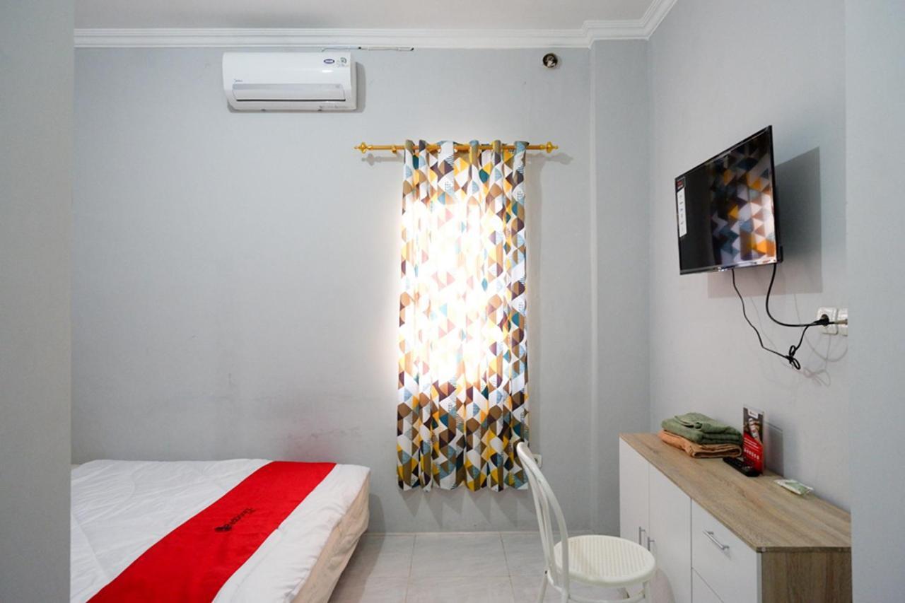 Reddoorz Near Jalan Adi Sucipto Solo Hotell Exteriör bild